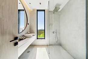 LIOQA Resort