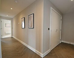 Top Floor 3-bed Penthouse in Manchester