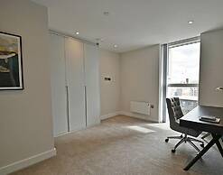 Top Floor 3-bed Penthouse in Manchester