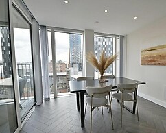 Top Floor 3-bed Penthouse in Manchester
