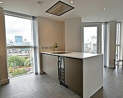 Top Floor 3-bed Penthouse in Manchester
