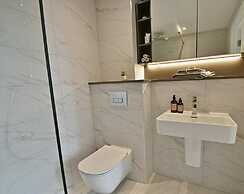 Top Floor 3-bed Penthouse in Manchester