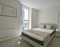 Top Floor 3-bed Penthouse in Manchester