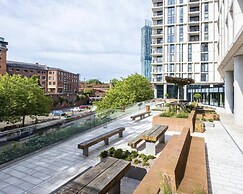 Top Floor 3-bed Penthouse in Manchester