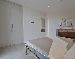 Top Floor 3-bed Penthouse in Manchester