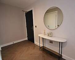 Top Floor 3-bed Penthouse in Manchester