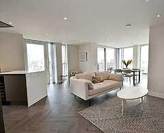 Top Floor 3-bed Penthouse in Manchester