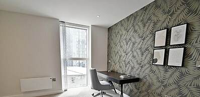 Top Floor 3-bed Penthouse in Manchester