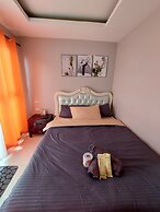 Budget Stay with Bay & City Lights View