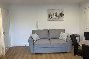 Modern The Mews Apartment