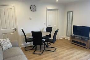 Modern The Mews Apartment