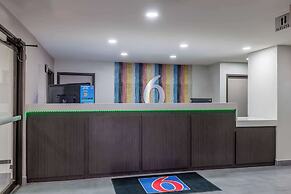 Studio 6 Suites Brenham, TX