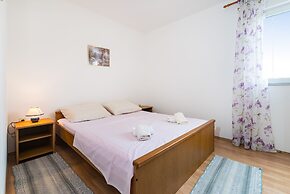 Nice Apartment Silvia 4 for 3 Persons
