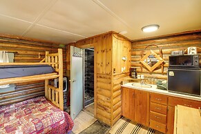 Serene Deborgia Hideaway: Hiking & Fishing Nearby