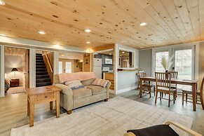 Charming Happy Valley Home: 13 Mi to Portland!