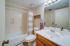 Near Hiking & Fishing: Munds Park Cabin w/ Deck