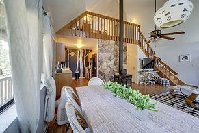 Near Hiking & Fishing: Munds Park Cabin w/ Deck