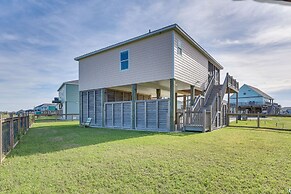 Crystal Beach Home w/ Covered Patio: Pets Welcome!