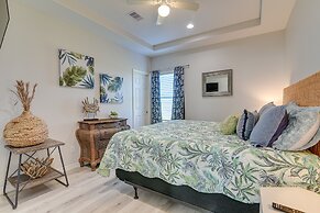 Crystal Beach Home w/ Covered Patio: Pets Welcome!