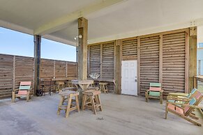 Crystal Beach Home w/ Covered Patio: Pets Welcome!