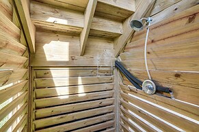 Crystal Beach Home w/ Covered Patio: Pets Welcome!