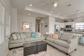 Crystal Beach Home w/ Covered Patio: Pets Welcome!