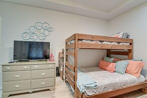 Crystal Beach Home w/ Covered Patio: Pets Welcome!