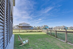 Crystal Beach Home w/ Covered Patio: Pets Welcome!