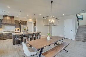 Spacious Utah Escape w/ Balcony & Mountain Views!
