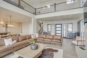Spacious Utah Escape w/ Balcony & Mountain Views!