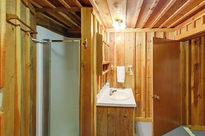 Quaint Deborgia Retreat: Black Diamond Guest Ranch