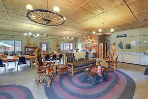 Quaint Deborgia Retreat: Black Diamond Guest Ranch