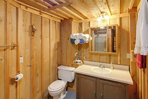 Quaint Deborgia Retreat: Black Diamond Guest Ranch