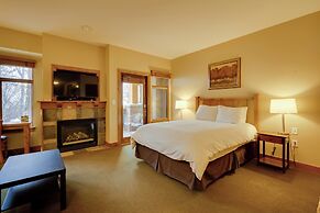 Ski-in/ski-out Park City Studio w/ Pool Access!