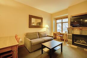 Ski-in/ski-out Park City Studio w/ Pool Access!