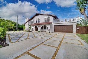 Moon Beach Manor w/ Private Pool & Hot Tub!