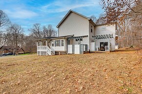 Spacious Mooresville Home w/ Lake Norman View!