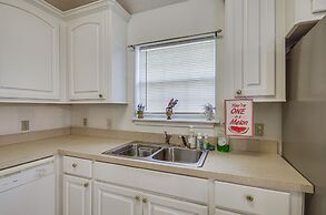 Raymond Home ~ 17 Mi to Downtown Jackson!