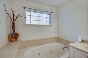 Raymond Home ~ 17 Mi to Downtown Jackson!