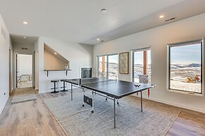Mtn-view Deck + Game Room: Granby Getaway