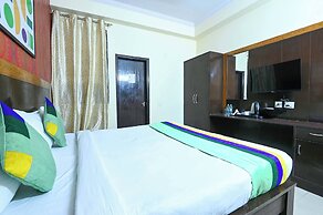 Treebo Green View, Noida