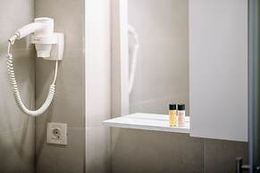 Art Deco City Walls Studios by DuHomes