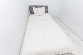 SPOT ON 93515 Pulo Gebang Guest House