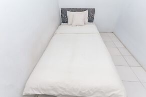 SPOT ON 93515 Pulo Gebang Guest House