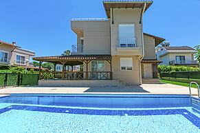 Paradise Town Villa Legend