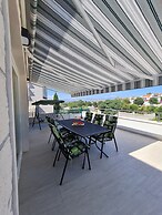 Luxury Apartment Ani II