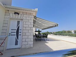 Luxury Apartment Ani II