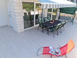 Luxury Apartment Ani II