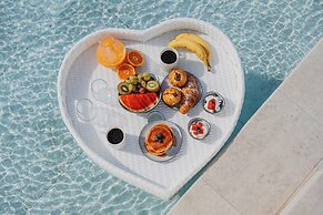 Oliving Mykonos Luxury Suites