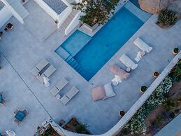 Oliving Mykonos Luxury Suites